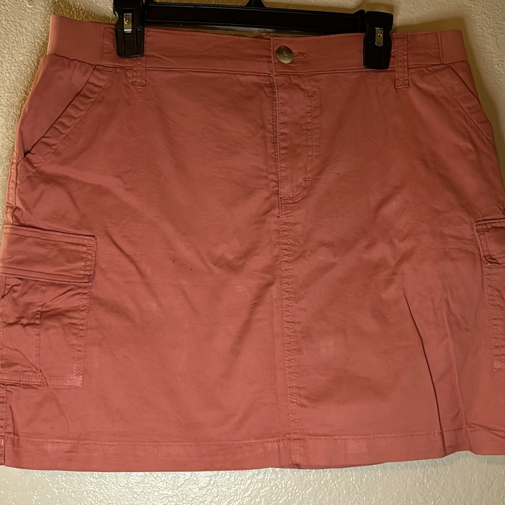 Lee Skort